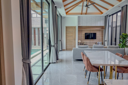 Двухспальная вилла с бассейном в 5 минутах от набережной Раваи