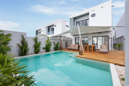 New 4BR Designer Villa w/ Pool & Glass Ceilings