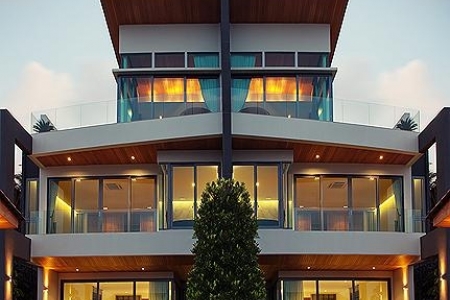 3 bedroom villa on the beach of Rawai