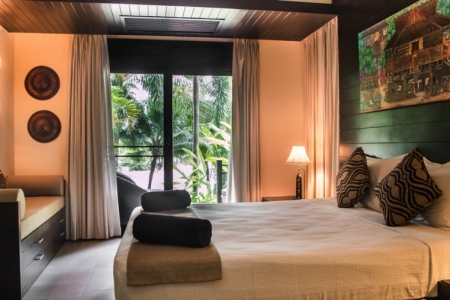 3 bedroom beachfront apartment on Layan